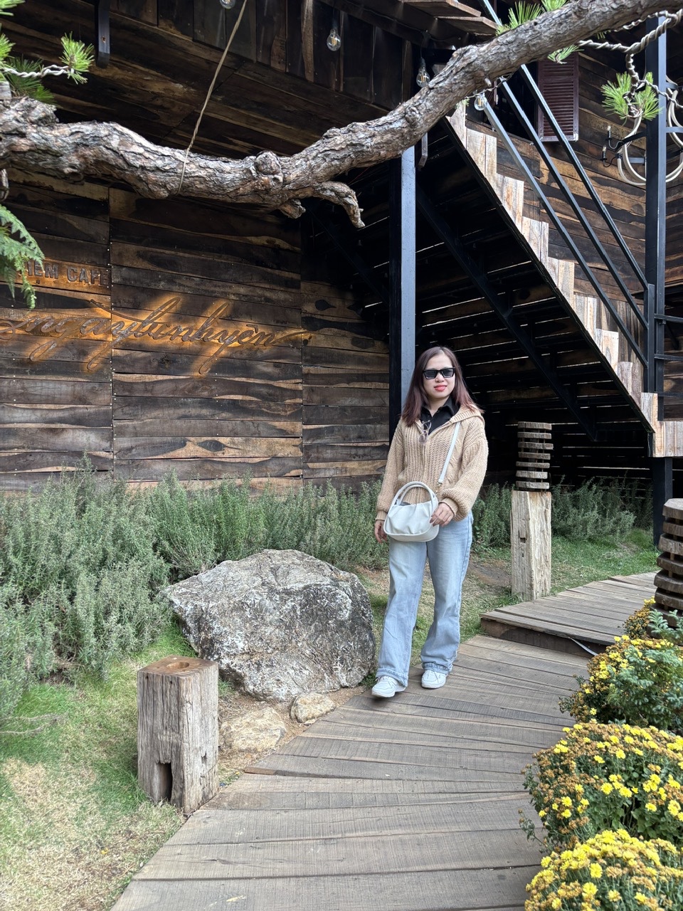 Mẹ và con bình yên